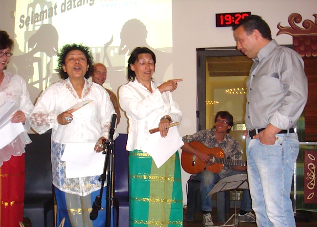 AWNdiner09_tantes_lu.jpg