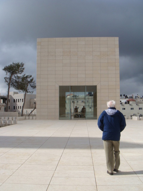 Arafat-Memorial-Grave-20080.jpg