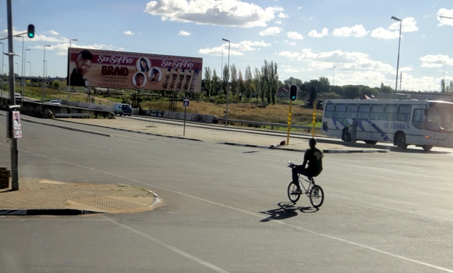 Chavannes.nl_may10_Soweto_bike.jpg