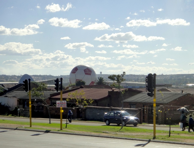 Chavannes.nl_may10_soweto_ball.jpg