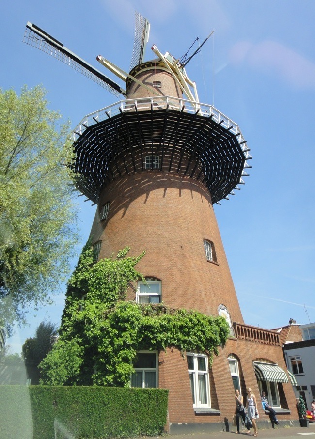 Chavannes.nl_may10_windmill.jpg