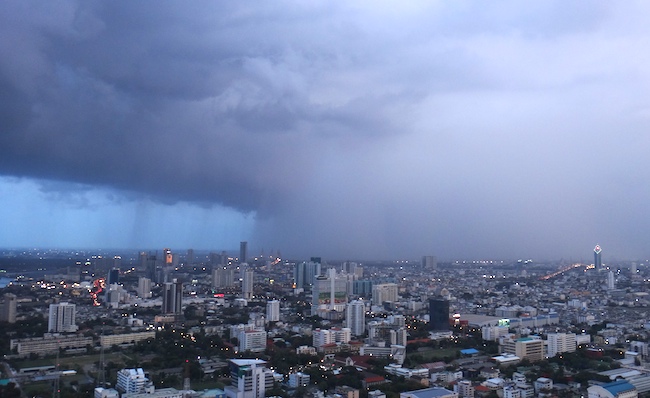 Chavannes.nl_may13_rainbangkok.jpg