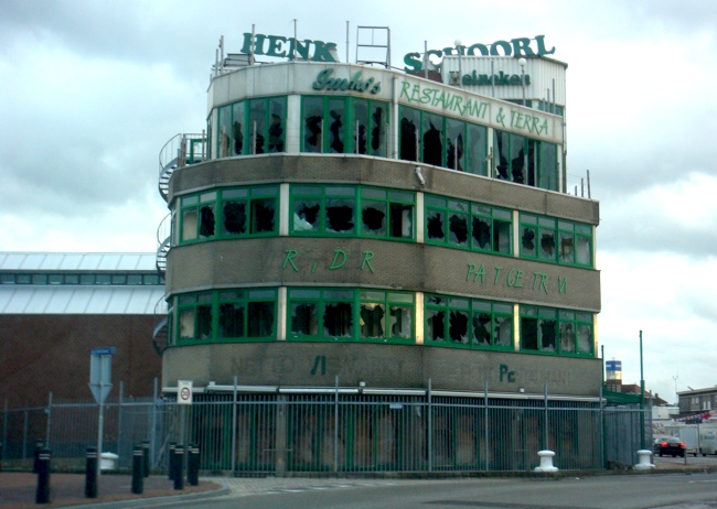 ijmuiden_building_kaputt.jpg