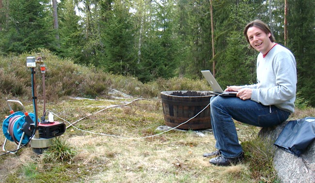 online_in_the_forest.jpg