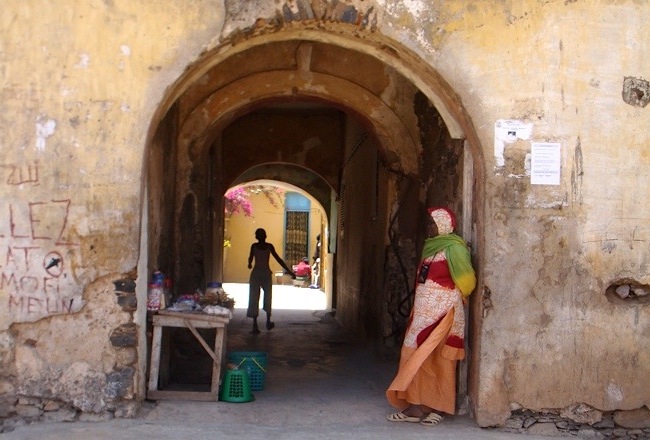 senegal_building_woman.jpg
