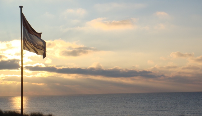 sunset_flag_12dec09.jpg